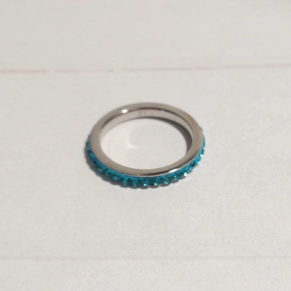 Eternity Band Ring Blue Rhinestone Silver Tone Stackable Women's Size 6 - Picture 3 of 7